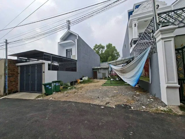 Đất Phú Hoà cũ (phường Phú Lợi-TPHCM), đường nhánh hẻm 269 và 293 Nguyễn Thị Minh Khai,nhựa oto thông