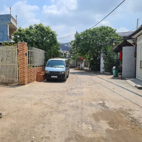 Cần Bán Nhanh lô góc 2MT đường 2 Long Phước. Full thổ cư