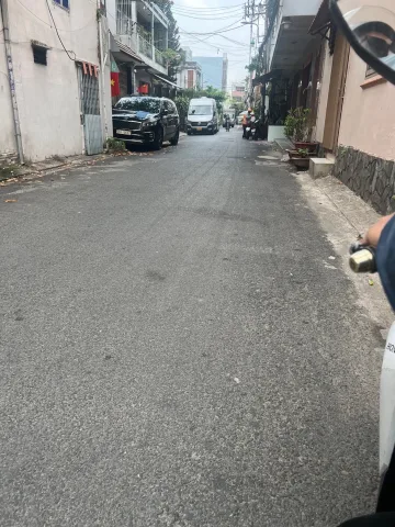 Diện tích: 114m2, ngang 4.1m, nở hậu 4.2m dài 25m, SỔ CÔNG NHẬN ĐỦ, KHÔNG LỘ GIỚI, giấy phép xây dựng 4 tầng.