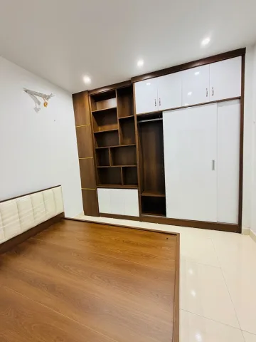 🔥 QUÁ HIẾM: BÁN NHÀ CỰ KHỐI GIÁ TỐT CÁCH HỒ 100M, Ô TÔ ĐỖ CỬA, 2 THOÁNG, FULL NỘI THẤT! 🔥