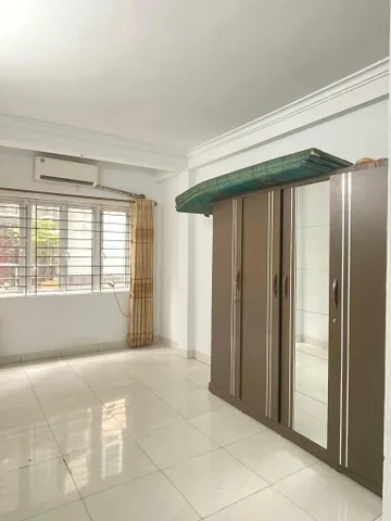 Cho thuê nhà MP Chùa Quỳnh, Bạch Mai - Hai Bà Trưng 25M*5T giá 11 triệu Ô TÔ, KD
