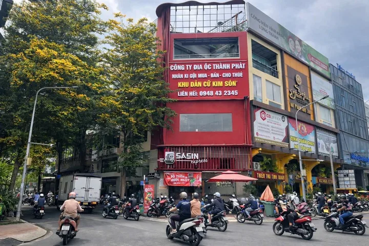 Lô đất mặt tiền đường thông khu Kim Sơn , DT 5x20 .giá 20 tỷ