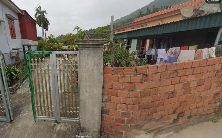 BÁN ĐẤT CÓ NHÀ TẠM ĐỐI DIỆN HẠ LONG XANH,ĐẠI YÊN