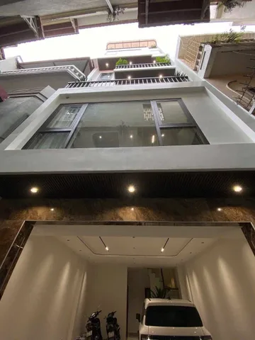 Bán Nhà Mới Nguyễn Văn Cừ, Long Biên ,47m2, 6T, giá 16,2 (ô tô vào nhà)