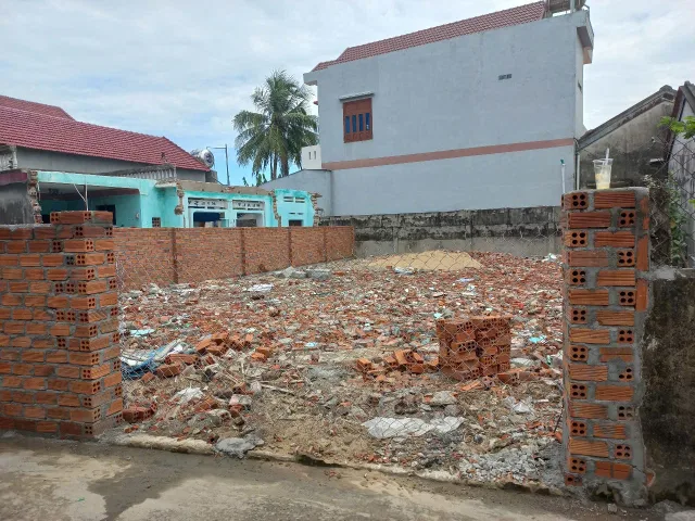 Bán gấp đất biển Long Thủy, An phú,thành phố Tuy hòa, (mới phường Bình Kiến, Tỉnh) 6m x 20m, đường xe hơi,giá 1,67 tỷ