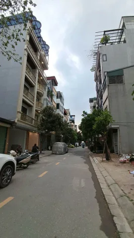 BÁN ĐẤT VIỆT HƯNG 135M2- MT 7M- NGÕ THÔNG, Ô TÔ TRÁNH -16.x Tỷ