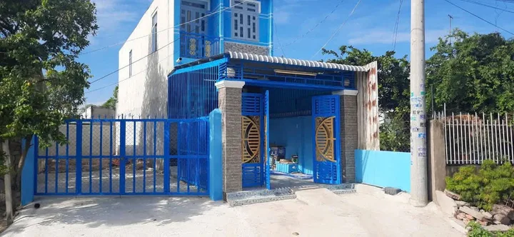 Bán nhà 1 Trệt 1 Lầu gần chợ khu trung tâm xã Tân Thạnh Đông Củ Chi TPHCM, DT: 8x24m.