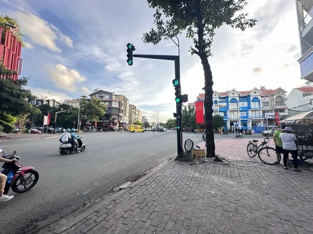 🔥 SIÊU HIẾM -- 200M2 – MẶT TIỀN NGUYỄN THỊ THẬP, KDC HIM LAM – NGANG 10M – DÒNG TIỀN GẦN 2 TỶ/NĂM – CHỈ 125 TỶ