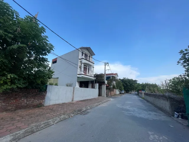 Vị trí cực đẹp tại Viên Nội - Vân Nội. 📍 Chỉ cách bìa làng khoảng 20m, đi lại thuận tiện, kết nối nhanh ra các trục đường chính.