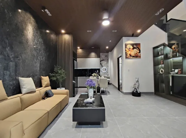 Bán nhà tại Lê Minh Xuân Huyện Bình Chánh TPHCM DT 80m2 giá chỉ 2T670tr SHR sang tên liền tay