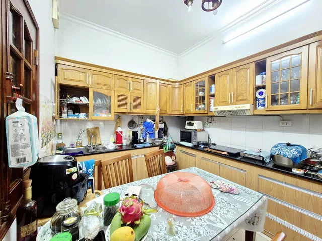Bán nhà Phan Đình Giót - Thanh Xuân– Giá 24 tỷ – DT 70m² x 4 tầng – MT 5m – Mặt phố view hồ, Ô tô đỗ ngày đêm, Kinh doanh đỉnh