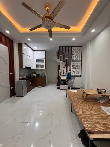 Bán nhà Đại La, Hai Bà Trưng – Giá 7.7 tỷ – DT 40m² x 5 tầng – MT 4.1m – Xây mới 1 năm, Không quy hoạch, Sổ đỏ chính chủ