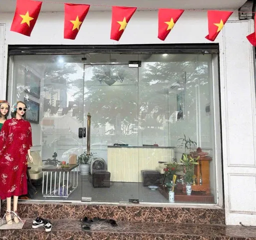 Cho thuê nhà Mặt phố KIM MÃ. 16 triệu/tháng. Phù hợp Vừa ở vừa KD Onl/ Off, Văn Phòng, Công Ty, Shop Thời trang, Mỹ phẩm , Salon tóc, Nail, Spa, Showroom trưng bày, Lớp học, Studio...