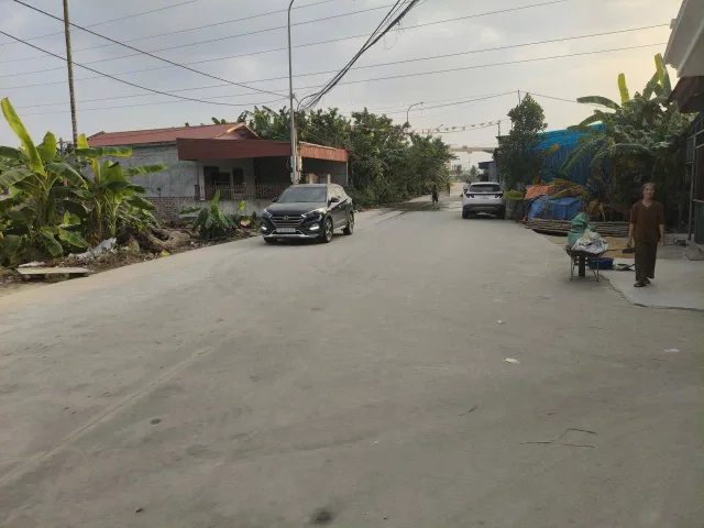 Bán 90 m Cao Nhân đường 3 ô tô tránh nhau ,cách trường học :200 m. L/h:076.231.9990 e Thúy