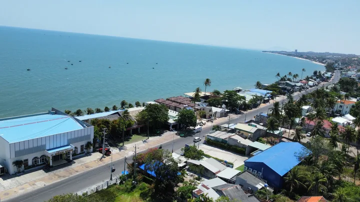Giảm 50% bán 4000m view biển toàn cảnh mặt tiền đường Huỳnh Thúc Kháng, Mũi Né. Giá rẻ