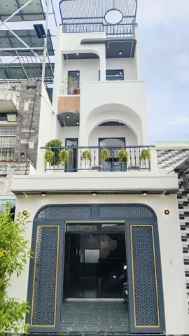 NHÀ MỚI HOÀN CÔNG MẶT TIỀN ĐƯỜNG NHỰA
👉 4x19,5m 1 trệt 2 lầu 4PN 5WC.Sổ Hồng Riêng Hoàn Công. 👉 Mặt Tiền Đường Nhựa Thông 10m có vỉa hè cây xanh. 👉 Tiện vừa ở và mở văn phòng , kinh doanh , buôn bán. 👉 Khu Dân Cư Trần Anh, Có Nước Sạch. 👉 Cách Cầu Lớn Hó