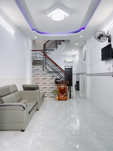 Hiếm phước kiển 3 tầng 3.5x13.5m công chứng đứng tên sổ
