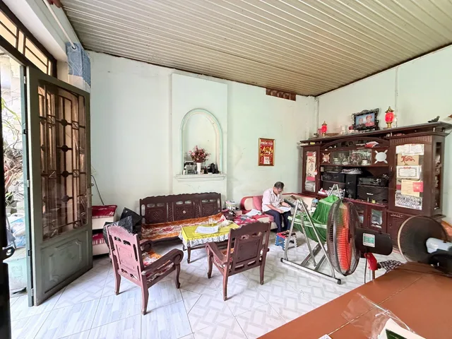 HÀNG NGỢP Bà Điểm 180M² NGANG 8M - ĐANG CÓ THU NHẬP 8 TR/THÁNG - CÁCH ĐƯỜNG LỚN 20M!