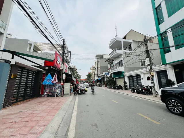 Bán nhà 4 tầng mặt đường An Trang, An Dương, An Đồng