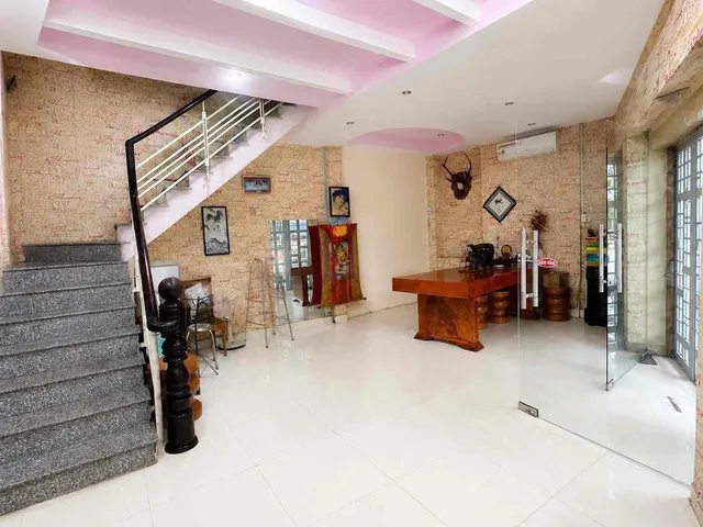 Cho thuê nhà trệt lầu mặt tiền kinh doanh gần Phạm Văn Đồng phường Linh Tây, giá 12 triệu