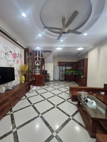 Ngay sát Đại Học Thăng Long bán nhà Đại Kim 55m3 Nhà Xây chắc chắn ở luôn Khung cột không gian rộng tiện ích nhiều