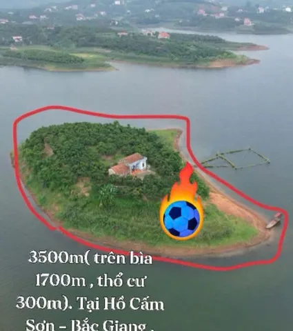 Cần bán một đảo nhỏ.

- Diện tích thực tế: khoảng 3.500m².
- Trên sổ: 1.700m², có 300m² thổ cư.
- Giáp hồ khoảng 130m, không gian đẹp