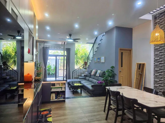 NHÀ 2 TẦNG x100m2 MT MỘC SƠN – GẦN BÃI TẮM NON NƯỚC – CÁCH BIỂN 300M – FULL NỘI THẤT