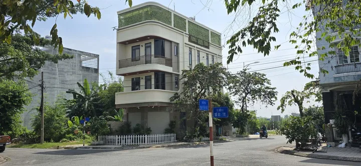 Chủ nhà giảm mạnh, bán nhanh nhà góc 2 mặt tiền khu 1 Thạnh Mỹ Lợi, 1 trệt 2 lầu sân thượng, nhà đẹp nội thất sẵn (LH 0989373766)