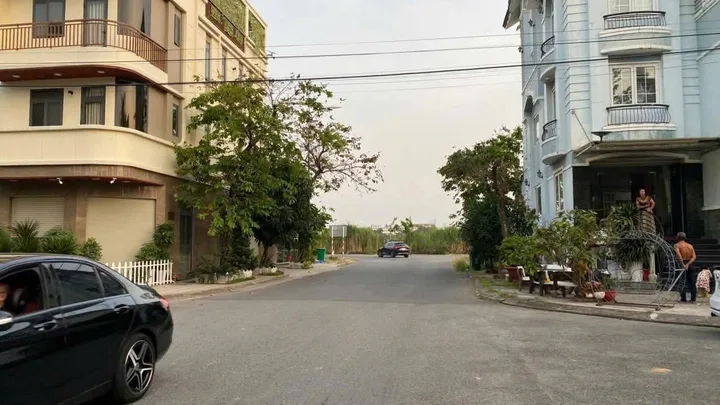 Chủ nhà giảm mạnh, bán nhanh nhà góc 2 mặt tiền khu 1 Thạnh Mỹ Lợi, 1 trệt 2 lầu sân thượng, nhà đẹp nội thất sẵn (LH 0989373766)
