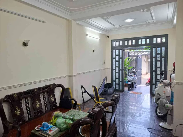HXH 10m Phú Thọ Hòa, 74m2, 4x18, 4 tầng, 5PN, nhà kiên cố, SHR, 10.5 tỷ TL