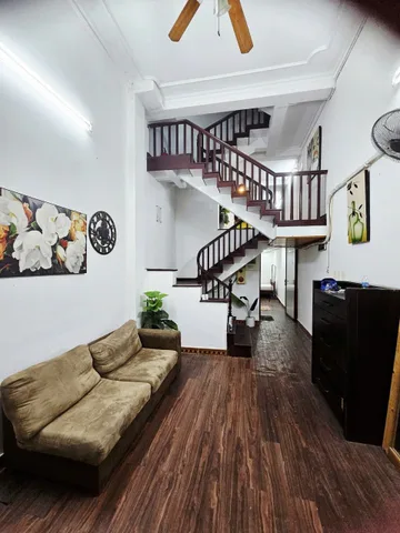 Cho thuê CHDV - HOMESTAY phố Hai Bà Trưng 43/50M* 4 tầng giá 20 triệu