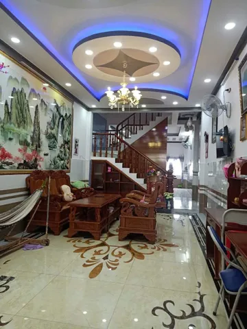 Bán nhà Thị Trấn Đức Hòa, đất ở đô thị 1trệt+1lầu 2pngủ+ 2WC+ 1p thờ giá bán: 1tỷ 950 thương lượng
