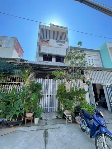 🔥 BÁN NHÀ 3 TẦNG HẺM LÊ HỒNG PHONG – FULL NỘI THẤT GỖ ĐẸP – GIÁ CHỈ 5 TỶ

📍 Phước Long – Nha Trang
👉 Chỉ cách đường Lê Hồng Phong khoảng 50m, thuận tiện di chuyển về trung tâm thành phố.

📐 Diện tích: 73,4m²
📏 Ngang: 4,55m

🏡 Kết cấu nhà 3 tầng ki