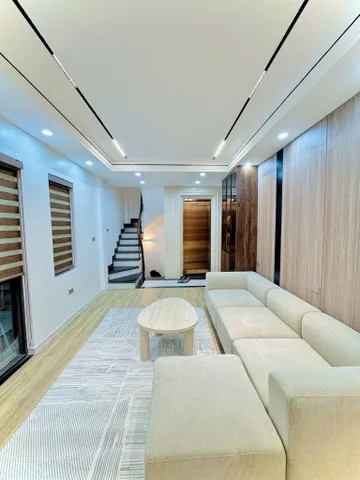 Tân Mai, Hoàng Mai, 7 tầng thang máy, mới đẹp, 60m2, 13.5 tỷ, không quy hoạch.
