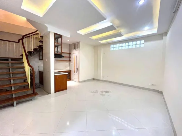Cho thuê nhà tại Hoàng Hoa Thám. 13 triệu/tháng. Phù hợp ở hộ gia đình ít người
