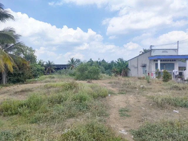 Cần bán gấp 3890.2m² đất đẹp – vị trí tiềm năng, cách Trường Trung Tiểu Học, chợ,... khoảng  900m