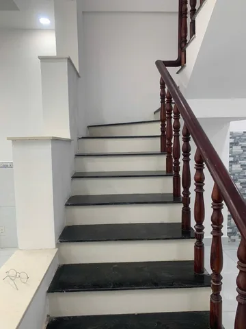Chúng tôi mang đến một căn nhà 1 trệt 1 lầu VỊ TRÍ VÀNG, ngay trung tâm Lái Thiêu.