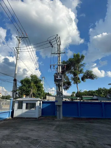 chuẩn bị định cư nước ngoài cần bán xưởng đang thuê 110tr ngay MT Quốc Lộ 13 giảm còn 30 tỷ