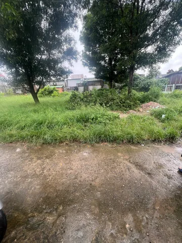 Cần bán lô đất ngay 2 vòng xoay lớn. đất sạch 100m2