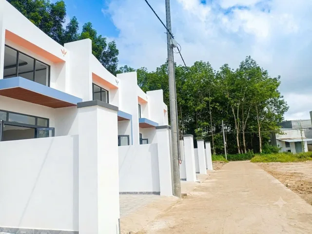 💥CHỈ 1 TỶ 880 - CÓ NGAY NHÀ 3 PHÒNG NGỦ + SÂN Ô TÔ RIÊNG ! NGAY 1 XẸT DT768
- Diện tích đẹp 76,5m² (4,5x17m).