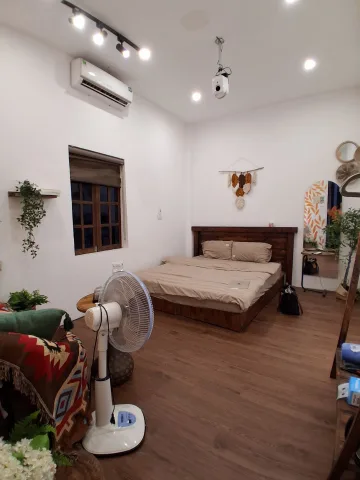 Bán Nhà Mặt Phố Chùa Hà 50m² x 5 Tầng - Ô tô tránh - Kinh Doanh Đỉnh - Có Thang Máy - 26 Tỷ.