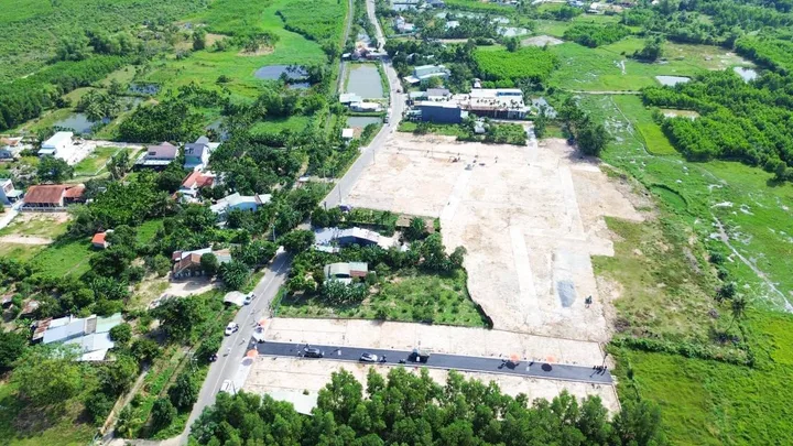 CHÍNH CHỦ CẦN BÁN NHANH LÔ MẶT TIỀN ĐƯỜNG NHỰA 10,5M – TRUNG TÂM HÒA TIẾN, ĐÀ NẴNG