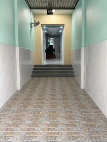 Nhà 61m2 1 trệt 1 lầu mt đg Công Lý ngay chợ Mỏ Cày Nam Btre