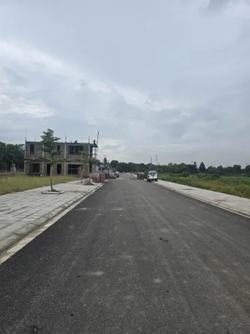Bán đất tái định cư khu văn miếu đại phúc. Lô góc nhìn hồ và công viên. Diện tích 77m mặt tiền 5.5m hướng tây nam & tây bắc. Phường võ cường tỉnh bắc ninh