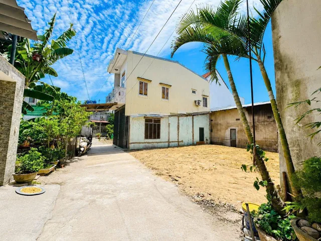 ĐẤT NGUYỄN THUỴ MẶT TIỀN HẺM 4M BÊ TÔNG GẦN CHỢ THU LỘ.
