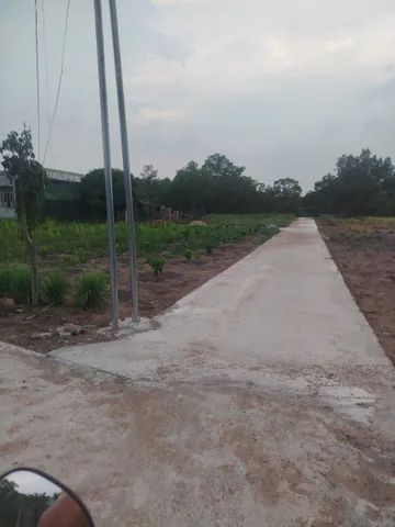 Cần bán 20 mét đất . đã tách 2 sổ . bán hết cho bìa sau 1 sào đất . bìa riêng