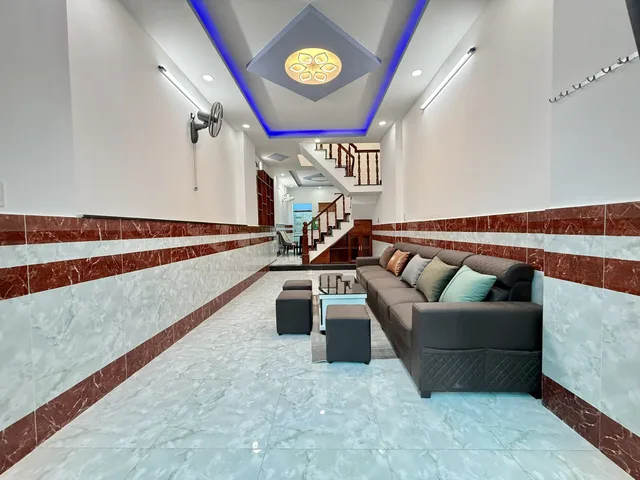 Hơn 3ty nhà SHR đúc 1 lầu 3PN 2WC Đông Bắc gần Tô Ký, về Gò Vấp 3p