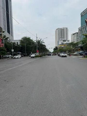 Chính chủ gửi bán lô đất tuyến 2 lô 20 Lê Hồng Phong đường và vỉa hè 21m