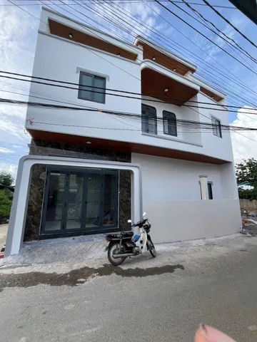 Nhà Đường Xe Tải Thông Tứ Phía. Kín Dân Cư. Hoàn Công. Thổ Cư Đầy Đủ Công năng