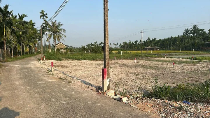 Đất Nghĩa Kì sát chợ, sát uỷ ban xã diện tích 6x23m giá 420tr TL